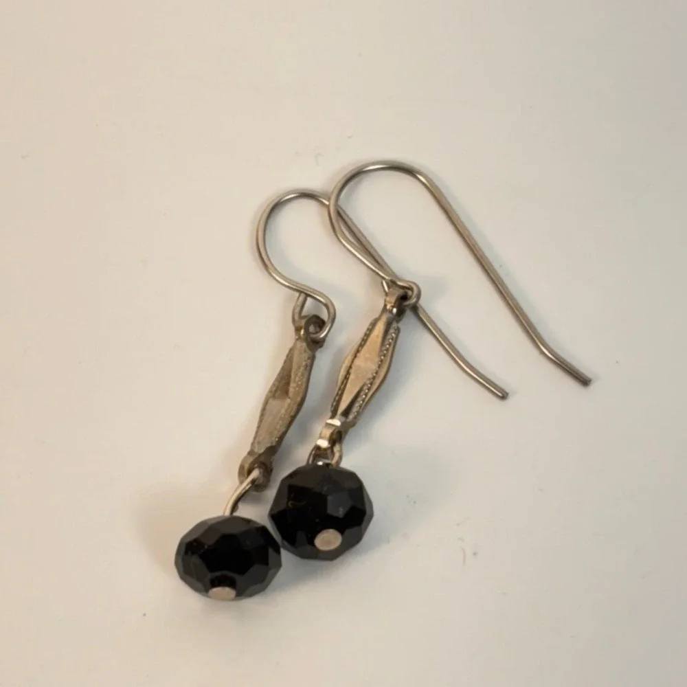 Vintage Glass Bead Dangle Earrings Red Black Boho Minimalist 90s Whimsygoth Goth